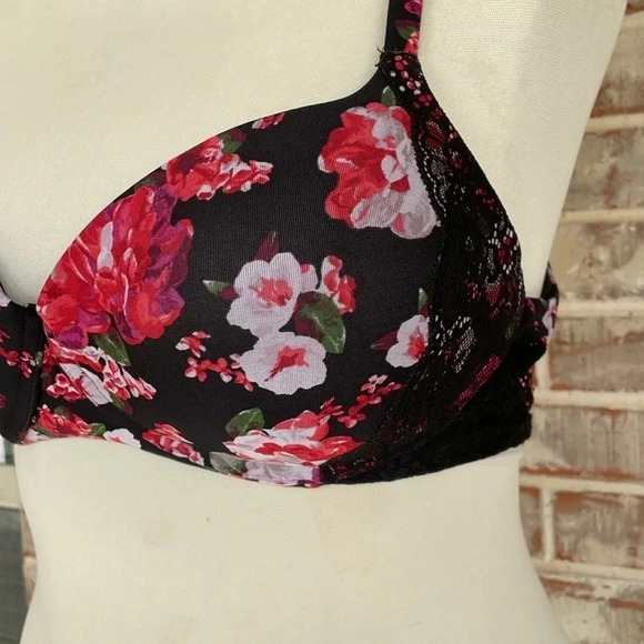 Secret Treasures Black Red Floral - Picture 2 of 9